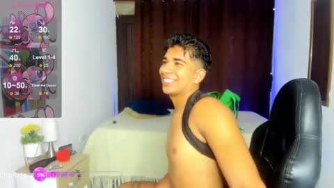 Snapshot of valentino_moura_ chatting on 01.12.25 VALENTINO MOURA online show from 01.12.25