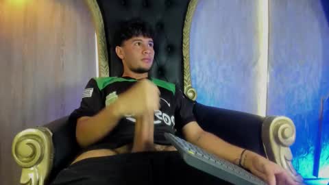 Snapshot of valentino_russo chatting on 02.18.26 VALENTINO online show from 02.18.26