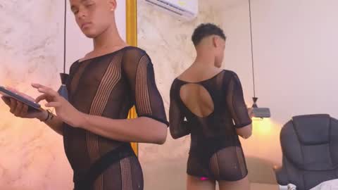 valentino_thompson online show from 10.03.25