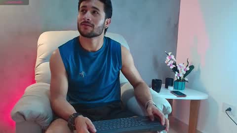 Valentino online show from 03.04.25