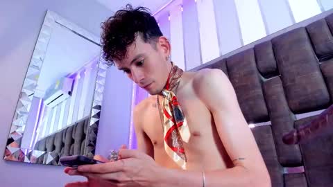 Snapshot of valentinomoreti chatting on 12.05.25 Valentino online show from 12.05.25