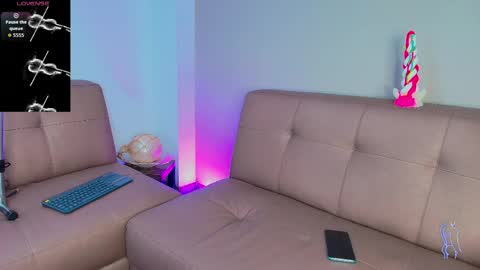 Snapshot of valentinos_ chatting on 04.27.26 Valentinos online show from 04.27.26
