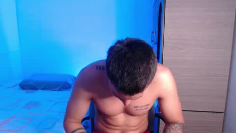 Snapshot of valentinosex_1 chatting on 10.16.25 VALENTINO online show from 10.16.25