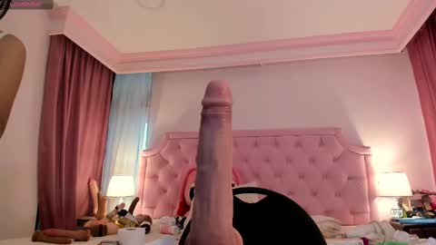 Vale Toro  online show from 02.17.25