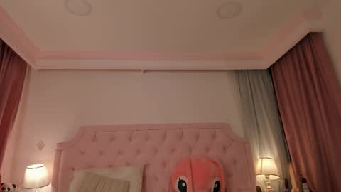 Vale Toro  online show from 02.23.26