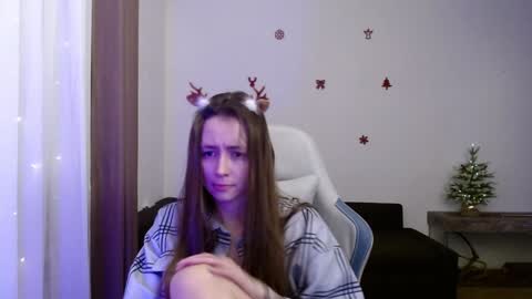 Snapshot of valents_cherry chatting on 12.15.24 Valentina online show from 12.15.24