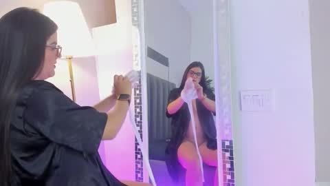 Snapshot of valenvega_ chatting on 02.20.26 VALEN VEGA online show from 02.20.26