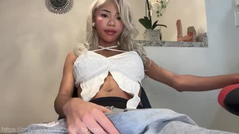 Snapshot of valeri_bigcock chatting on 01.14.26 valeri_bigcock online show from 01.14.26