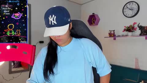 valeri_harpers4 online show from 10.30.25