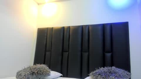 Snapshot of valeri_tafur chatting on 02.15.25 valeri_tafur online show from 02.15.25