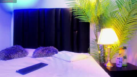 Snapshot of valeri_tafur chatting on 09.30.25 valeri_tafur online show from 09.30.25