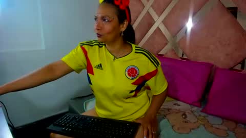 Snapshot of valeria_gil_ chatting on 06.23.26 valeria_gil_ online show from 06.23.26