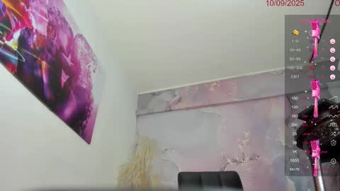 Snapshot of valeriaqueents chatting on 09.10.25 online show from 09.10.25