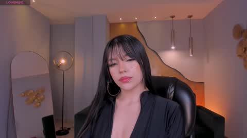 Valeria online show from 10.24.25