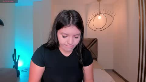Snapshot of valeriaroldanx chatting on 05.23.26 Valeria online show from 05.23.26