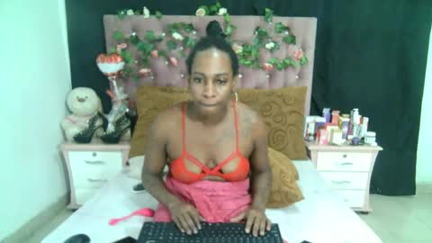 Snapshot of valeriatsx chatting on 09.18.25 La valerie26 online show from 09.18.25