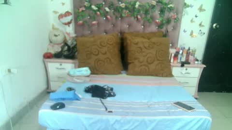 Snapshot of valeriatsx chatting on 10.18.25 La valerie26 online show from 10.18.25