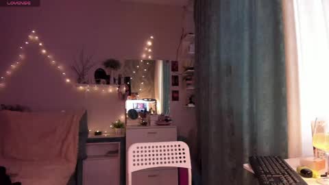 Snapshot of valerie_cutee chatting on 04.03.26 Lera online show from 04.03.26