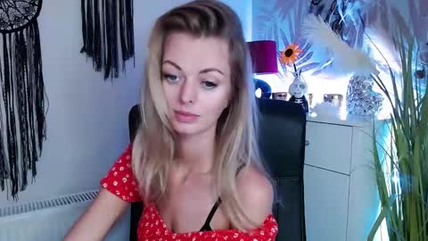 Valerie  online show from 02.10.25