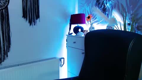 Valerie  online show from 02.11.25