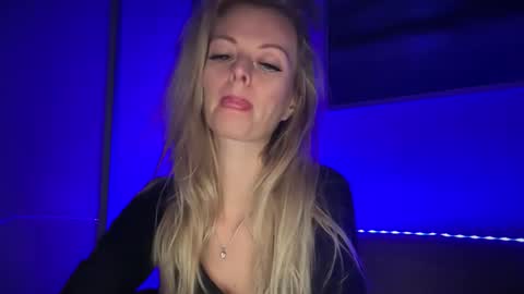 Valerie  online show from 04.11.26