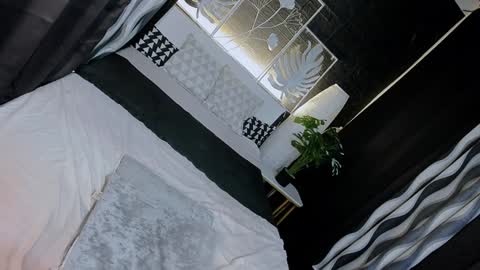 Valerie online show from 12.08.24