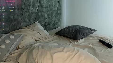 Snapshot of valerigallardo chatting on 10.29.25 valerigallardo online show from 10.29.25