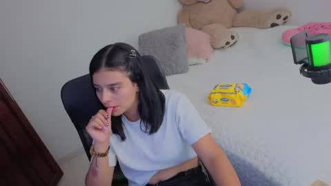 Snapshot of valerihouse_ chatting on 06.20.26 valerihouse_ online show from 06.20.26