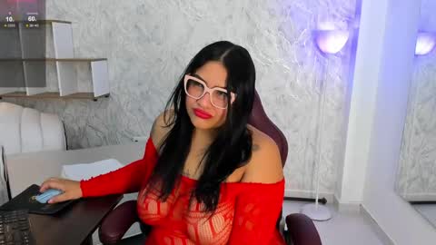 Valeria GomezGMT-5 2200-0600 online show from 06.02.26