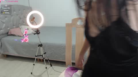 valeria online show from 12.19.24