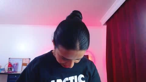 Valeria online show from 10.17.25