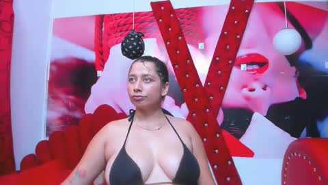 Snapshot of valery_soka69 chatting on 10.30.25 soka online show from 10.30.25