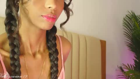 Snapshot of valery_swan1 chatting on 05.18.26 Valery swan1 online show from 05.18.26