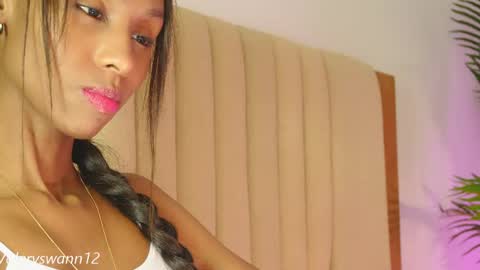 Snapshot of valery_swan1 chatting on 05.31.26 Valery swan1 online show from 05.31.26