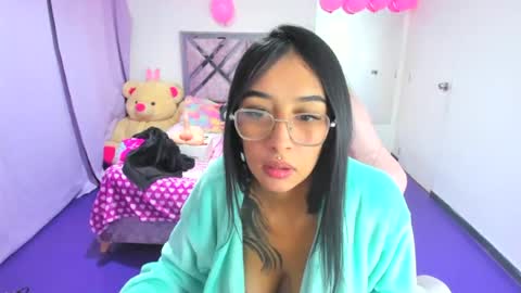 Snapshot of valery_taylor_1 chatting on 06.26.26 valery online show from 06.26.26