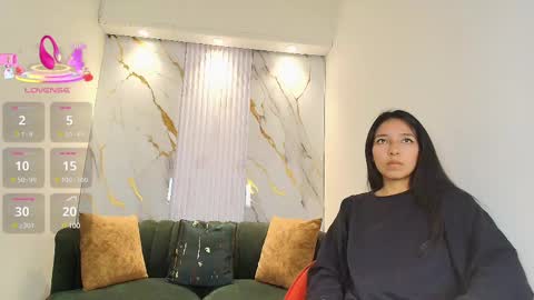 Snapshot of valery_wang chatting on 03.11.25 Val online show from 03.11.25