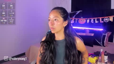 Snapshot of valery_wang chatting on 10.08.25 Val online show from 10.08.25