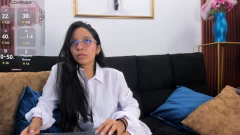 Snapshot of valery_wang chatting on 10.18.25 Val online show from 10.18.25