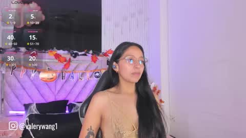 Snapshot of valery_wang chatting on 10.21.25 Val online show from 10.21.25