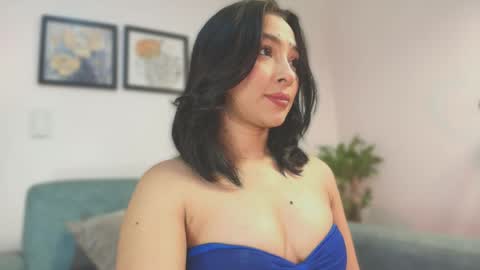 Snapshot of valerycolins chatting on 05.03.26 call me Maria online show from 05.03.26