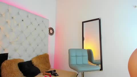 Snapshot of valeryfoxt chatting on 01.12.25 valery online show from 01.12.25
