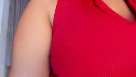 Snapshot of valerymeyerr chatting on 05.27.26 valerymeyerr online show from 05.27.26