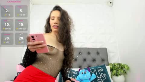 Snapshot of valeryn_rosse chatting on 04.30.26 valeryn rosse online show from 04.30.26