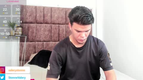 Snapshot of valerystonne_ chatting on 01.28.25 Valery Stonne online show from 01.28.25