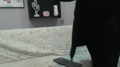 valevicious online show from 02.22.25