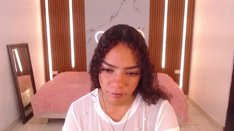 Snapshot of valki_ chatting on 02.22.26 Victoria online show from 02.22.26