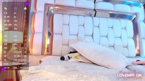 Valkiria moore  online show from 03.07.25