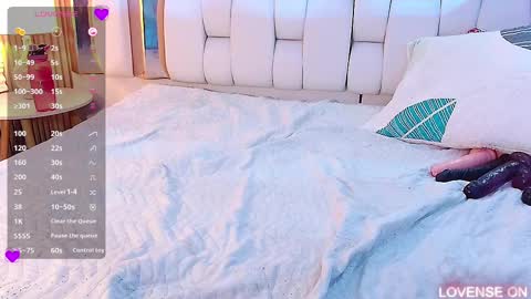 Valkiria moore  online show from 03.10.25