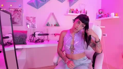 Snapshot of valkiria_ponce chatting on 04.21.26 Valkiria online show from 04.21.26