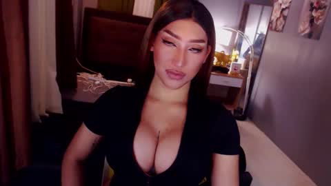 Snapshot of valkyriemajesty chatting on 05.17.26 valkyriemajesty online show from 05.17.26